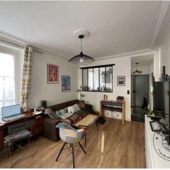 UN APPARTEMENT