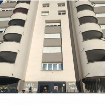 UN APPARTEMENT