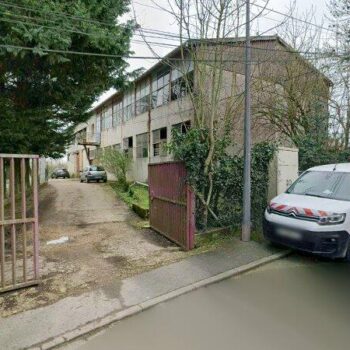 UNE MAISON À USAGE D'HABITATION