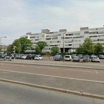 UN APPARTEMENT